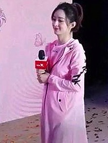 18馃埐官方版：最新内容解析与现状