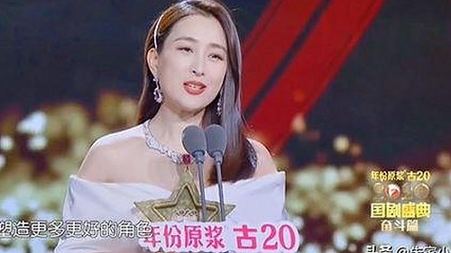 探究菠萝视频官方版的最新动态与热门资源