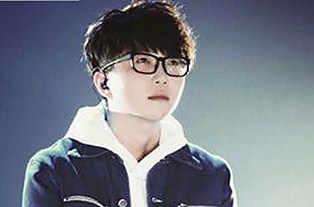 探索丫丫漫画免费漫画页面看漫画下载官方版：国内外影视与漫画新体验