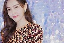 小伙子泻火老阿视频官方版：展现人物情感的反差瞬间